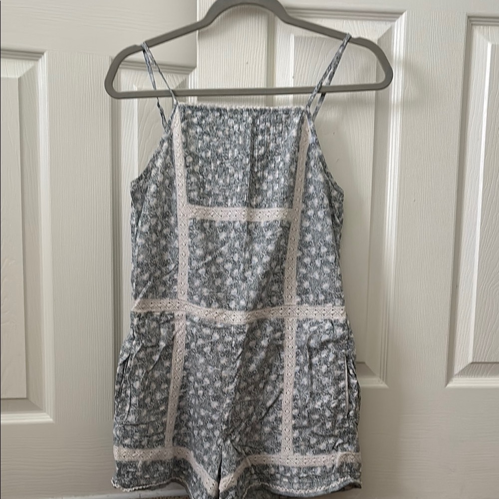 American Eagle Outfitters Blue Floral romper with Lace